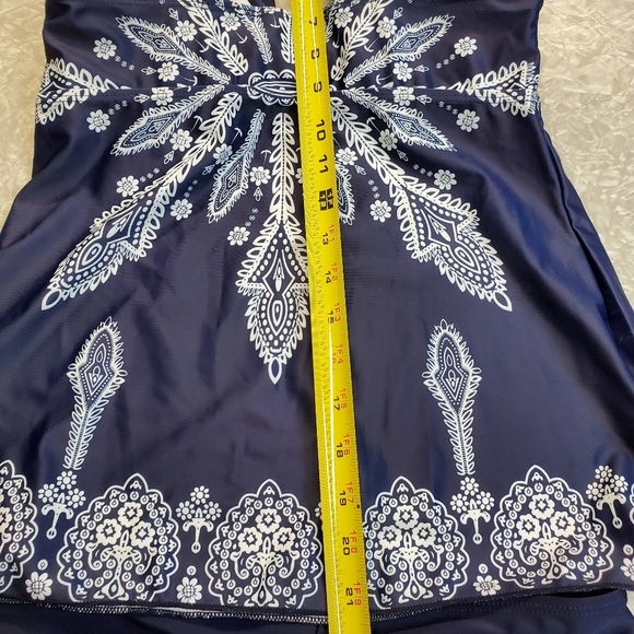 🏊‍♀️👙 NWOT swim top & shorts size Small - Picture 16 of 16